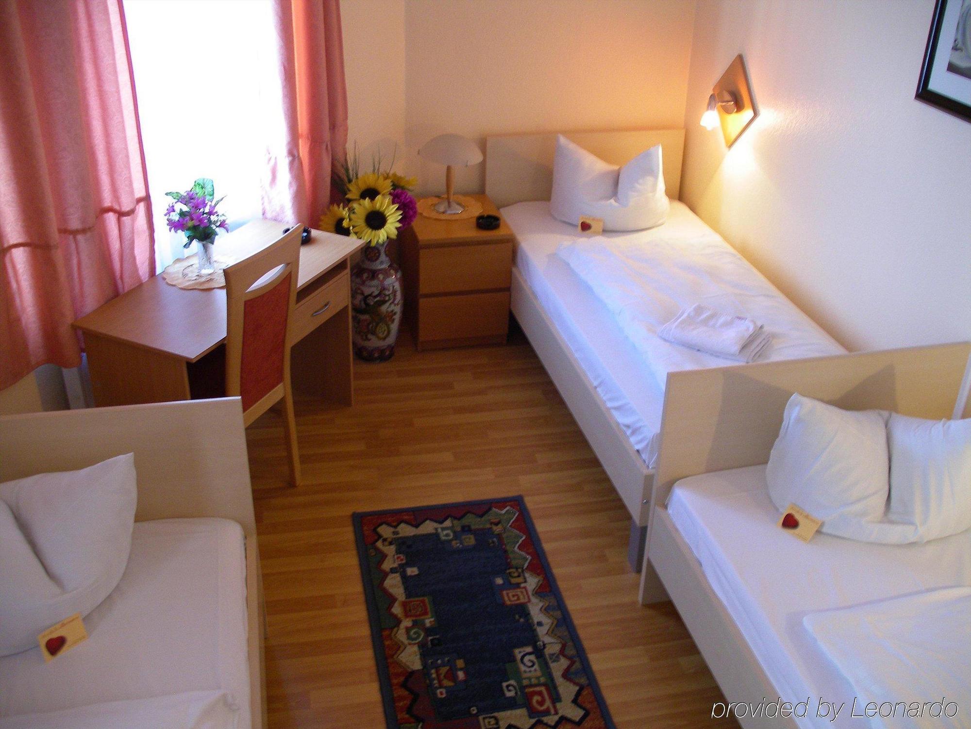 Hotel Garni Djaran Offenbach am Main Oda fotoğraf